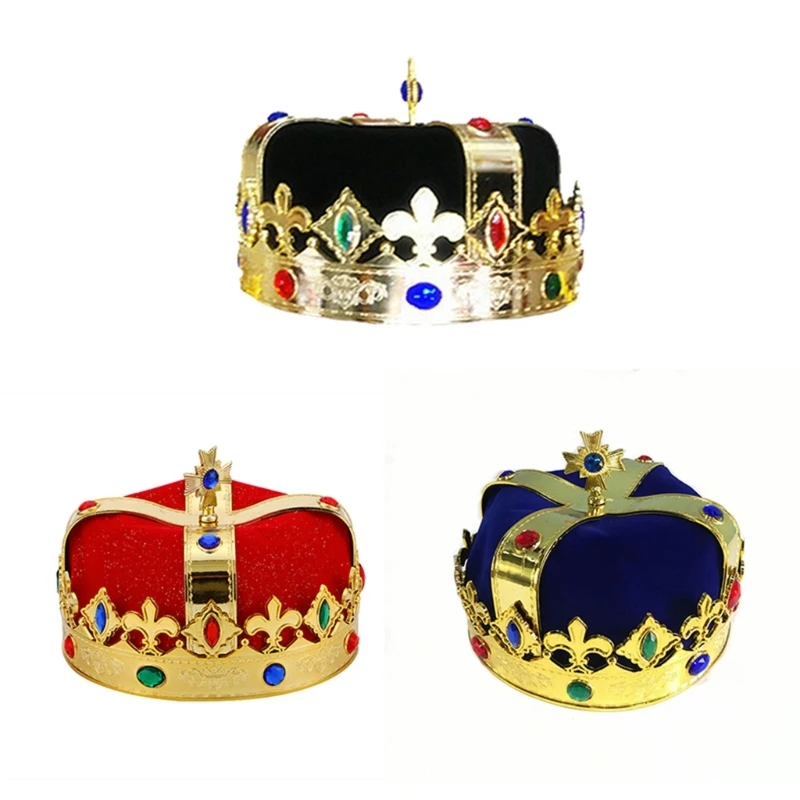 Королевские короны, украшенные драгоценными камнями, украшают выпускной для сцены шоу-представления.