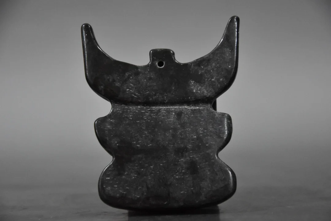Железный метеорит культуры Хуншань Сицзан получил литературную маску уровня сокровищ